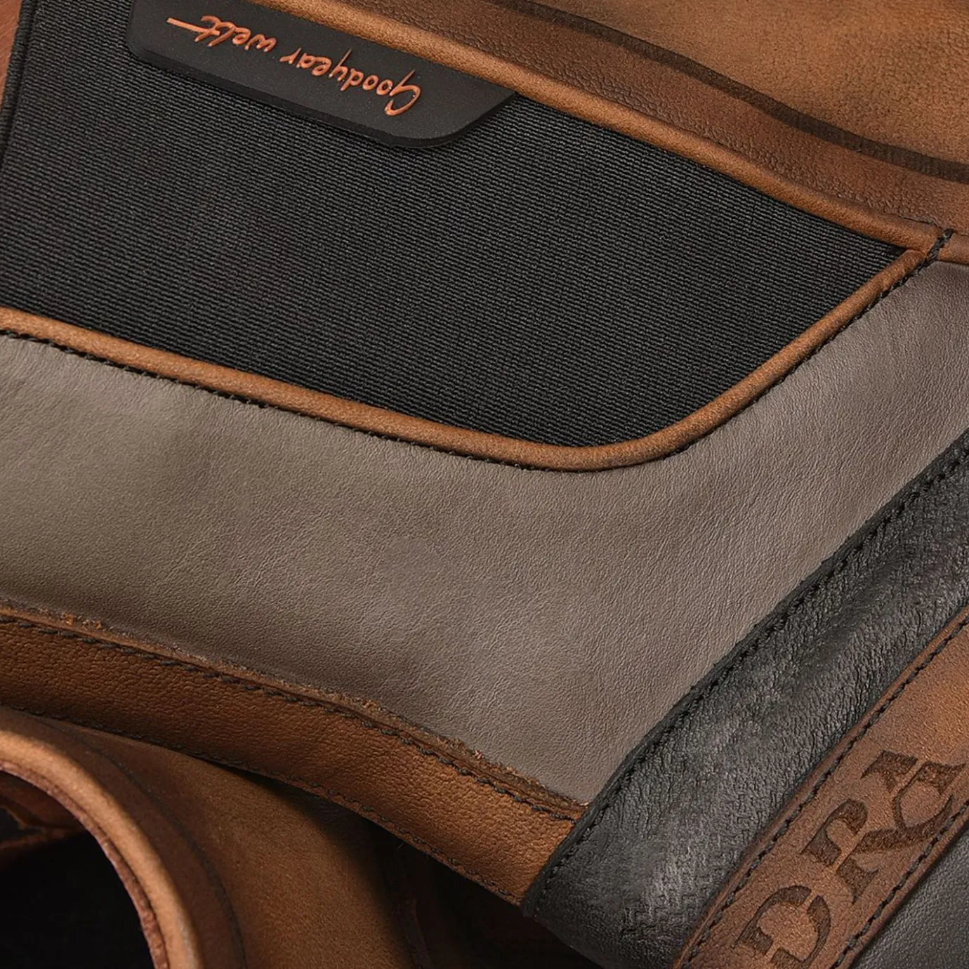 Men Cuadra Urban & Casual Boots-Brown Urban Boots With Matte Finish And Rubber Sole